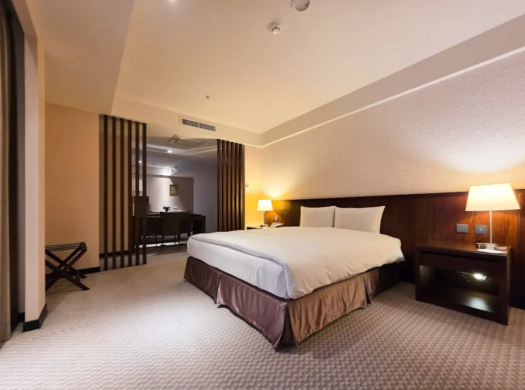 雀緻家庭套房(一大二小床) SCDT