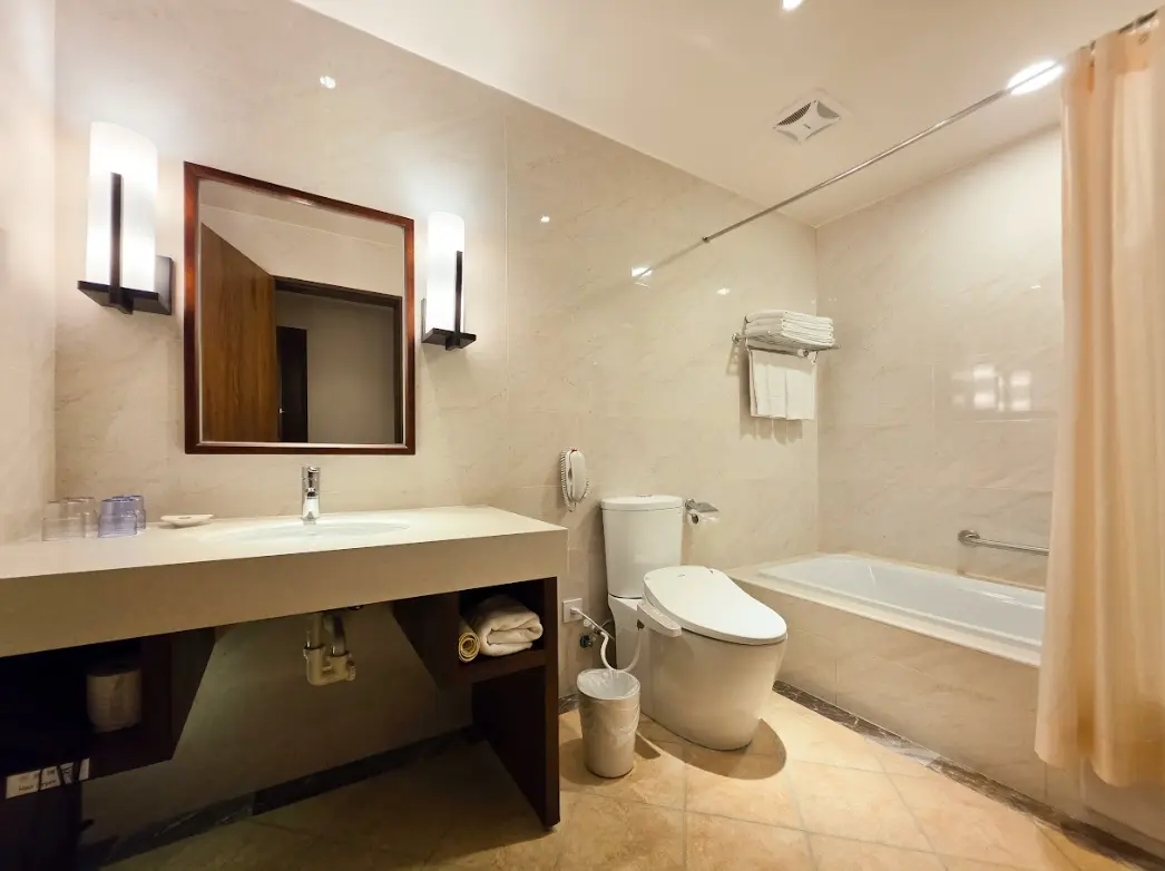 雀緻家庭套房(一大二小床) SCDT